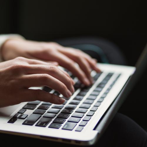 Cybersicherheit: zielgerichtete Informationen für öffentliche Behörden