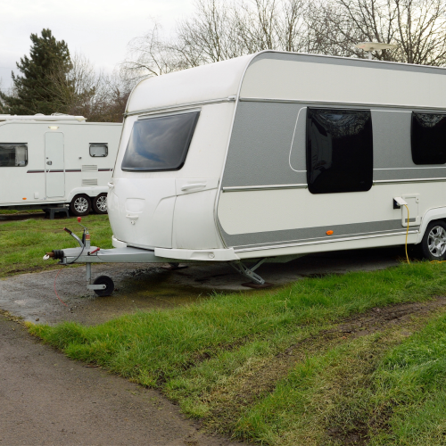 Halte spontanée des gens de voyage: conseils et conclusions juridiques