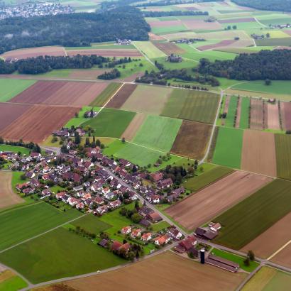 Paysage dans le village : nouvelle fiche d'information avec des exemples pratiques